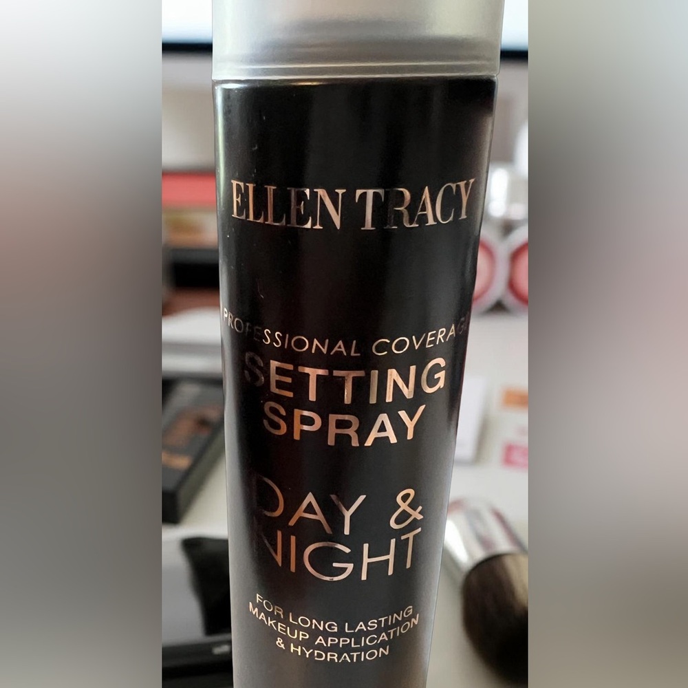 Ellen Tracy Professional Setting Spray Makeup Essential 8 oz